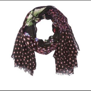 VERA BRADLEY SOFT FRINGE SCARF/SHAWL